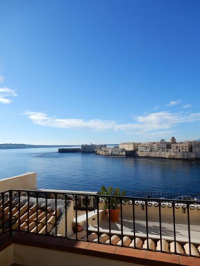 Отель Home Isola di Luce  Сиракуза